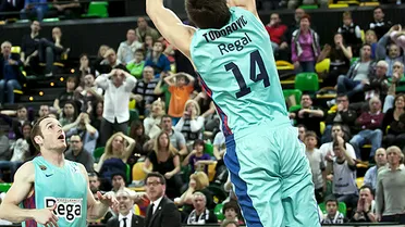 Chris Paul sigue en Clippers por 107 millones; los derechos de Todorovic, a los Rockets