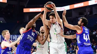 Unicaja se estrena a domicilio en Euroliga venciendo a Anadolu Efes