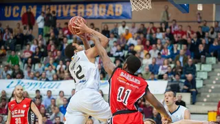 FIATC Joventut se lleva la victoria ante UCAM Murcia en el último suspiro (79-80)