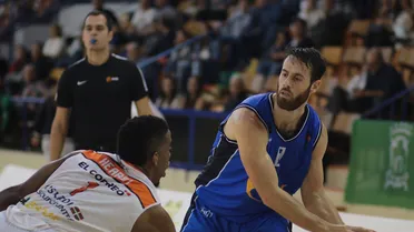 Araberri culmina con un triunfo la jornada de las prórrogas. Borja Arévalo, MVP