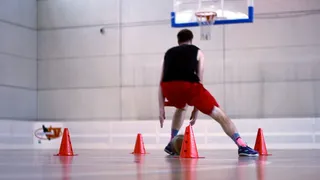 Cómo entrenar la resistencia para el  baloncesto