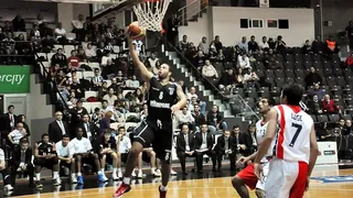 ¡Ligas EXT: D.Williams anota 24 en la victoria del Besiktas; Basile, decisivo en el liderato de Bennet Cantú; Tony Parker pierde en Francia y rumores alrededor del lockout: Rose, Nowitzki, Turiaf!