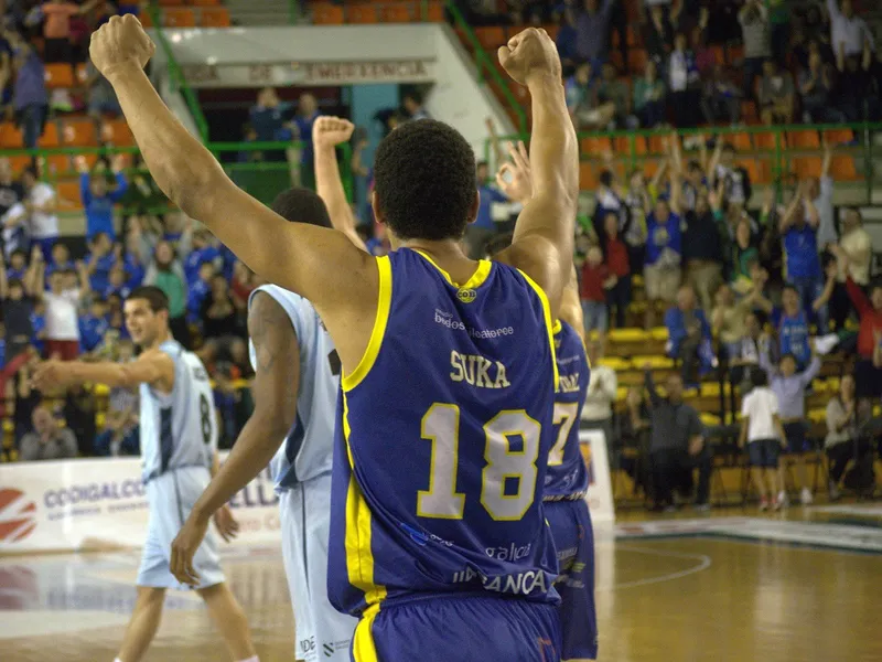 Ourense empieza fuerte en la gran final. Aplasta a Breogán (+31) y pone el 1-0