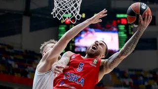 Euroliga (J12): Un triplazo de Mike James sentencia. Lorenzo Brown sorprende a Milán