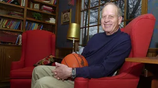 Murió el espectacular Frank Selvy, el único que hizo 100 puntos en un partido de la NCAA