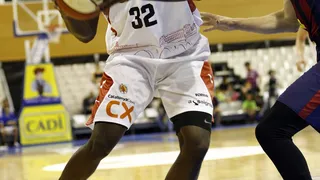 Jamar Samuels deja Manresa rumbo a Italia. Isaac Fotu, su sustituto