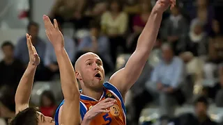 Jugadores Adecco Oro y Adecco Plata sin equipo confirmado (listado no oficial). 3ª parte: ALEROS