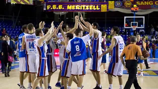 El Barça Regal toca fondo en el Palau ante un Blusens Monbus coral (54-62)