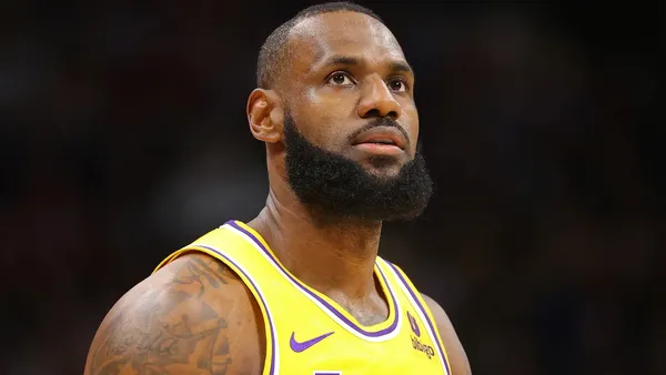 ¡Abran paso al rey! Nadie jamás jugó más minutos en la NBA que LeBron James