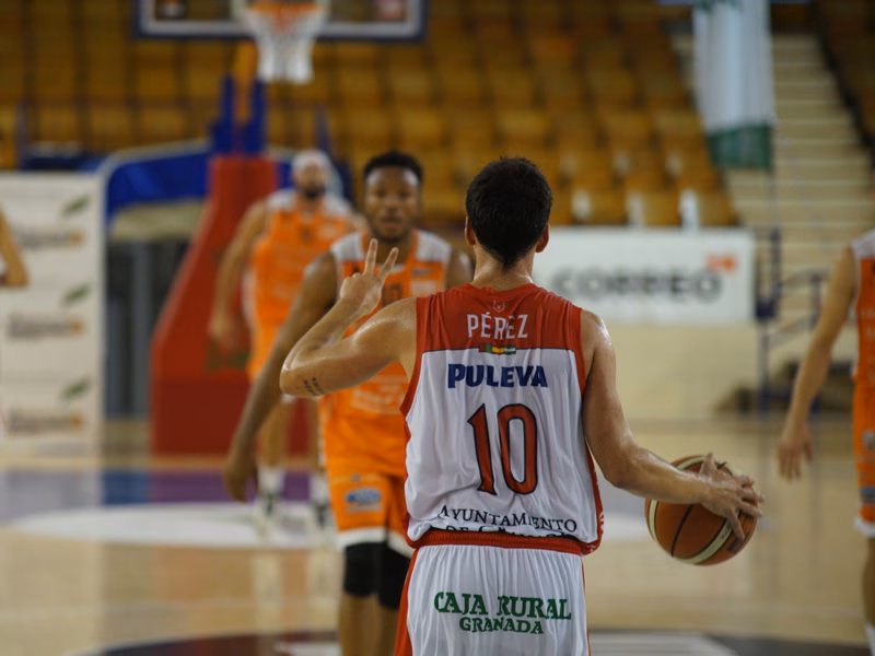 LEB Oro (J3): Bilbao y Palencia invictos. Granada y Canoe remueven la zona noble