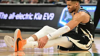 La NBA en vilo por la lesión de Giannis: ¿Cuándo regresará? ¿Jugará los Playoffs?
