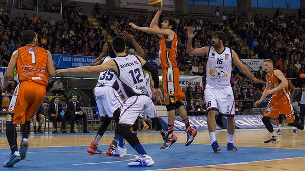Coruña y Huesca dejan contra las cuerdas a Melilla y Burgos