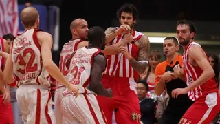 Las consecuencias de la pelea del Pireo: duras sanciones para Olympiacos y los jugadores