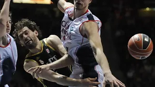 Caja Laboral se postula como candidato ante el Real Madrid (80-62)