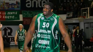 Michael Sweetney vuelve a las canchas ¡un año después y con 168 kilos! (VÍDEO)