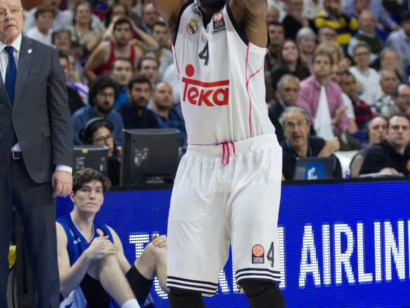 KC Rivers en estado de gracia, el Madrid gana 80-71 y pone el 1-0