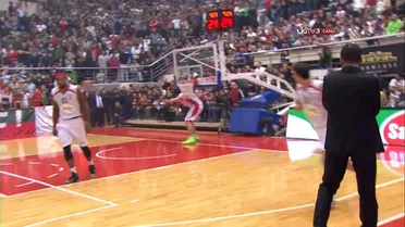 Disturbios en Karsiyaka y ¡a Esteban Batista se le cae la canasta encima! (Videos)