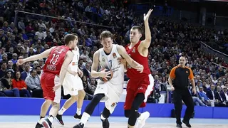 Olympiacos gana a un Madrid que confió su futuro al talento de Doncic, y se equivocó