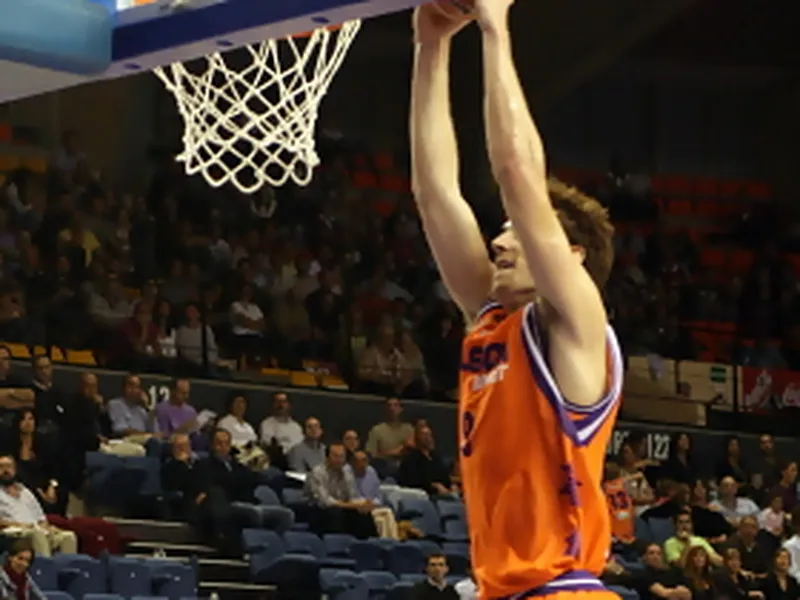 Victor Claver, nombrado mejor jugador joven de la Eurocup. Ilias Zouros (Panellinios), entrenador del año