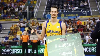 Marcus Eriksson gana el concurso de triples en su nueva casa