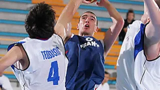 Nando de Colo jugará en Pamesa las próximas dos temporadas si la NBA no lo impide