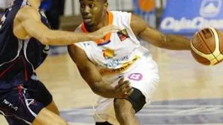 Michael Umeh completa el perímetro del Blancos de Rueda Valladolid