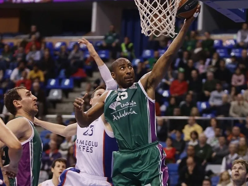 Toolson sentencia al Anadolu Efes con un triple sobre la bocina (93-90)