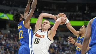 Noche NBA: Jokic & Murray lideran sobre Warriors; Doncic se marcha contusionado