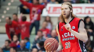Help! David Barlow llega a Santiago para completar el juego interior de Obradoiro