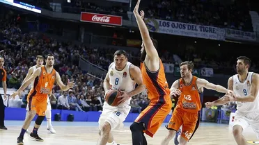 Real Madrid tira de orgullo ante Valencia Basket en un partido con poco baloncesto (91-72)