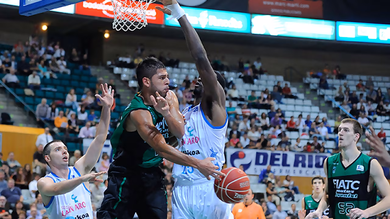 El debut soñado de Manny Quezada puede con un Lagun Aro GBC corto de efectivos (89-73)