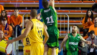 Popovic, primero, y Urtasun, después, asestan sendos golpes a Gran Canaria (92-72)