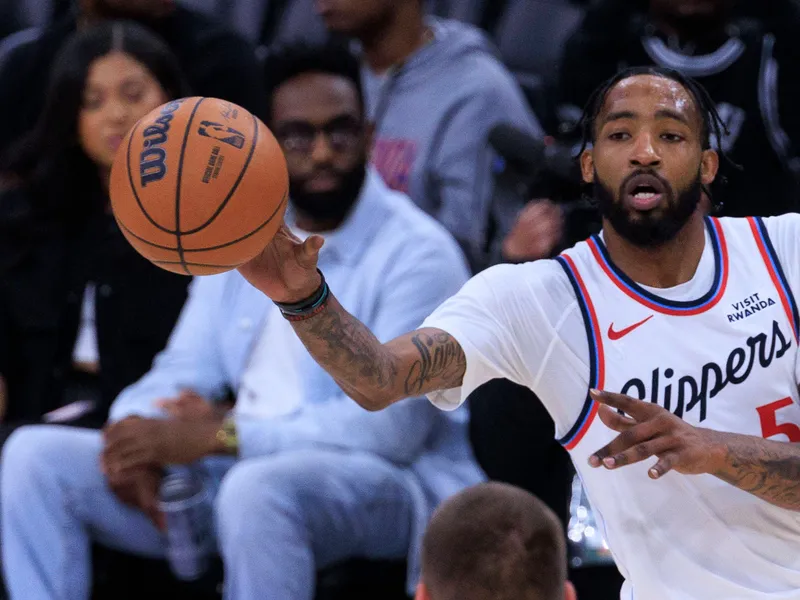 Los Ángeles Lakers: la solución para el quinto titular vive al lado