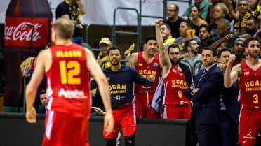 El UCAM Murcia obliga al Iberostar a hincar la rodilla y pasa a la siguiente fase