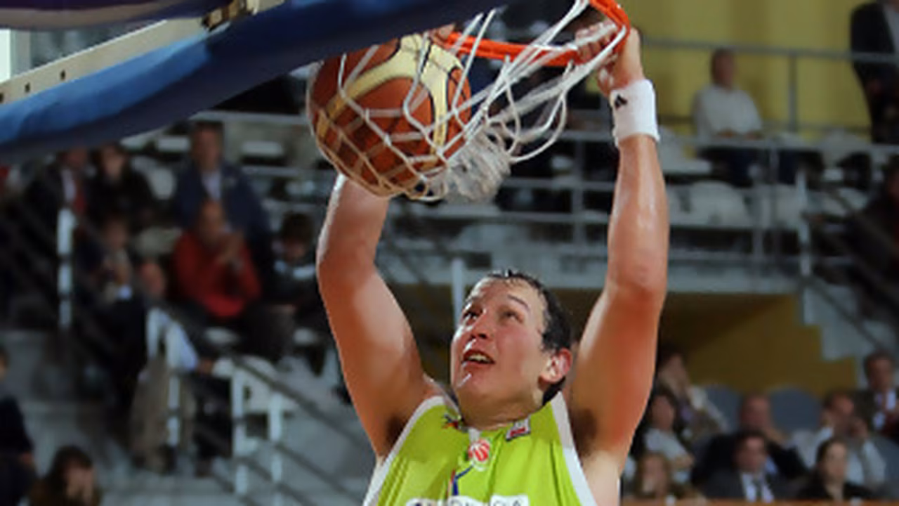 Tim Frost reforzará el juego interior de Melilla Baloncesto