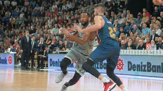 Un flojo Baskonia se la pega ante el ASVEL (66-63)