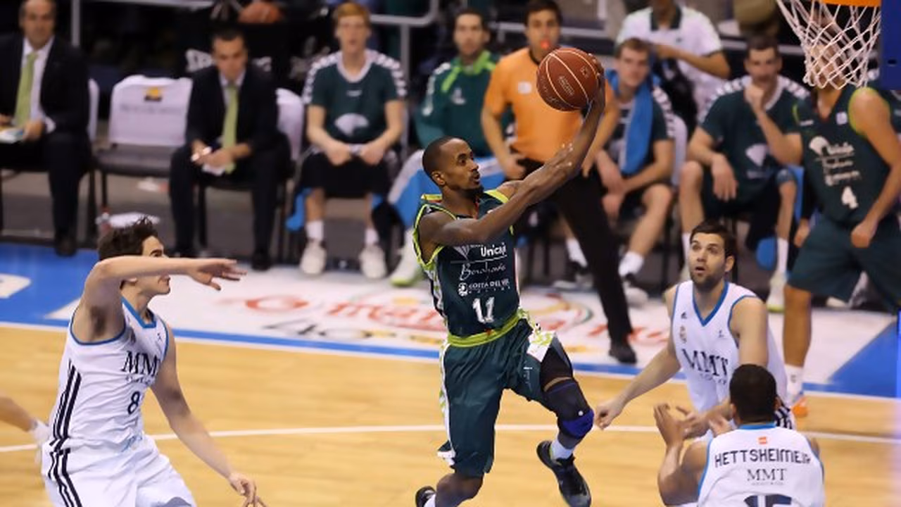 El Real Madrid se pasea en Málaga, en el eterno retorno del Unicaja (67-91)