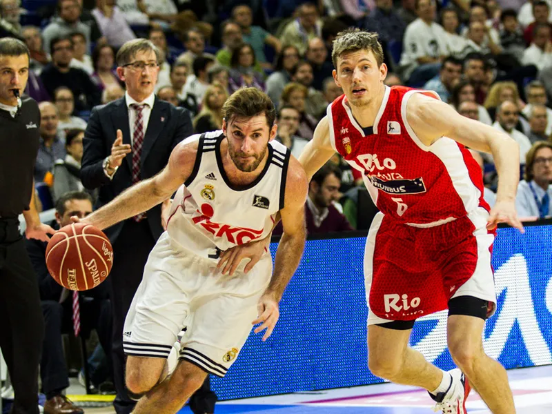 Gran tercer cuarto del Real Madrid en la victoria ante Estrella Roja (72-79)