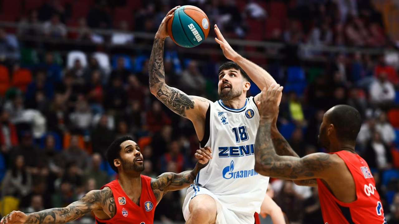 Zenit y Xavi Pascual fichan para Playoffs y anuncian la salida de Adrien Moerman