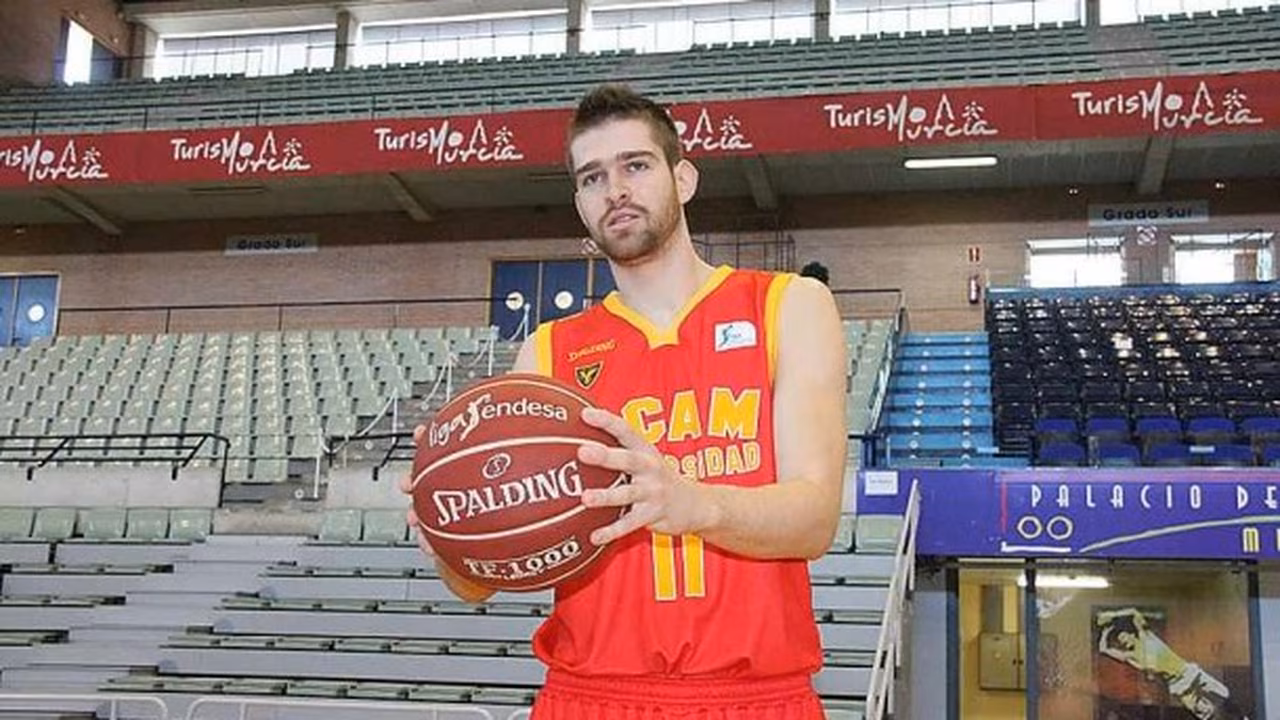 Nemanja Radovic renueva para ser un pilar del nuevo UCAM Murcia