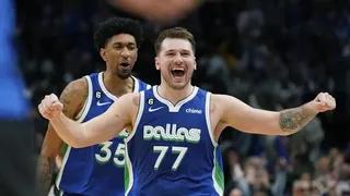 Noche NBA: Doncic escribe otro capítulo para la historia de la NBA con 60/21/10