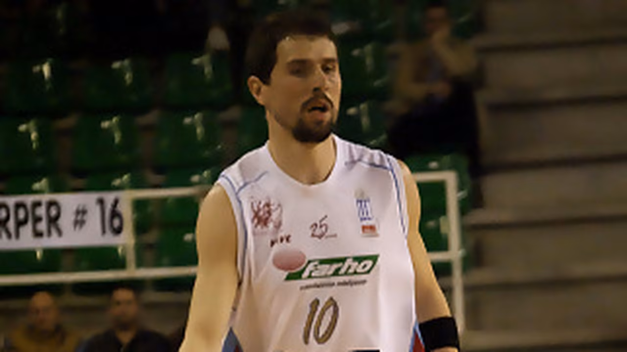 Sony Vázquez retorna al COB. Nick Moore sigue