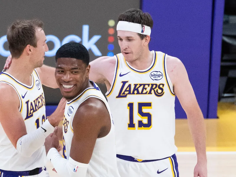 Los jugadores que pueden dejar los Lakers y lo que quieren