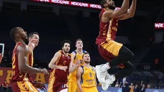 El Granca sale fortalecido de su terapia en Estambul con un Seeley jugón (86 a 108)