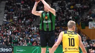 El Joventut sufre para ganar a Tenerife en un final de infarto (77-73)