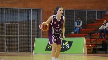 Laura Peña, un espejo donde mirarse para la cantera del Femení Sant Adrià