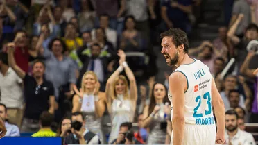 Un chispazo de Sergio Llull y un 3+1 de Carroll pueden valer el billete a la F4 (81-74)