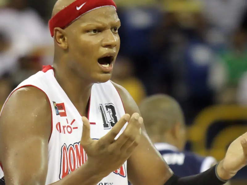 El futuro de Charlie Villanueva, Ray Allen en la web de los Bulls y overbooking en Detroit
