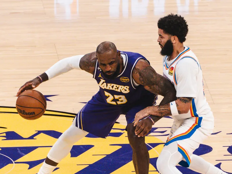 Los Lakers sufren derrota increíble en el clutch time ante el Thunder