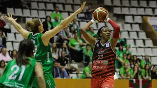 Jordana bombardea y Coulibaly amarra el primer punto para Girona ante Araski (80-51)